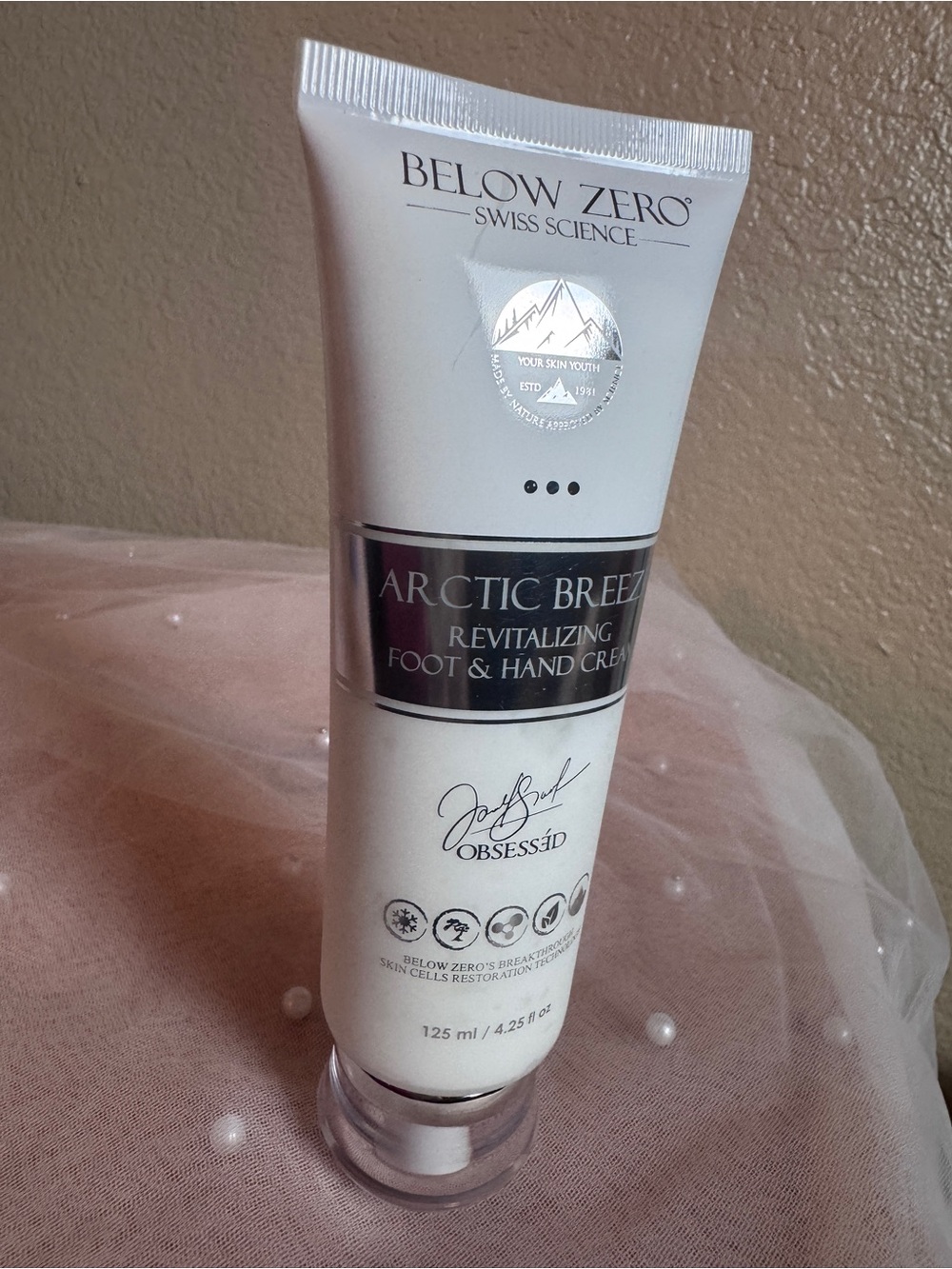 Below Zero Arctic Breeze Revitalizing Foot Hand Cream 4.25 oz $150